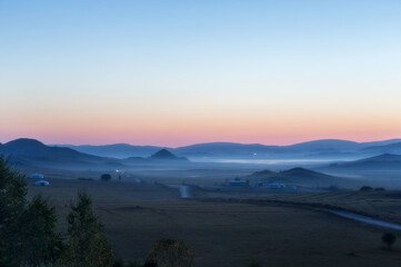 007大破天幕杀机女配角 007大破天幕危机主题曲